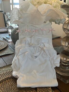 Gerber BabyWhite Short-Sleeve Baby Onesies NWT